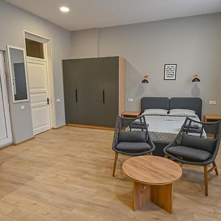Big Studio Apt.On Liberty Square Tbilisi ภายนอก รูปภาพ