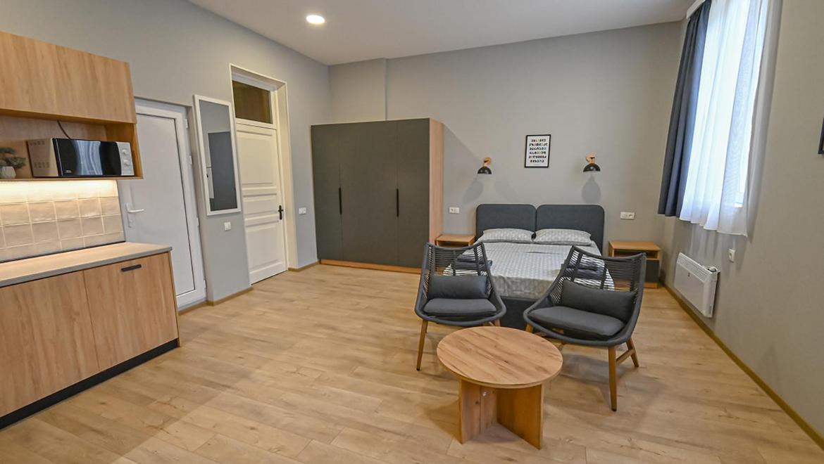 Big Studio Apt.On Liberty Square Tbilisi ภายนอก รูปภาพ